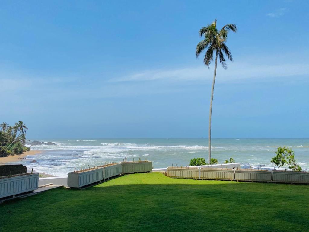 Hasara Oceanfront Apartment Galle Exterior foto