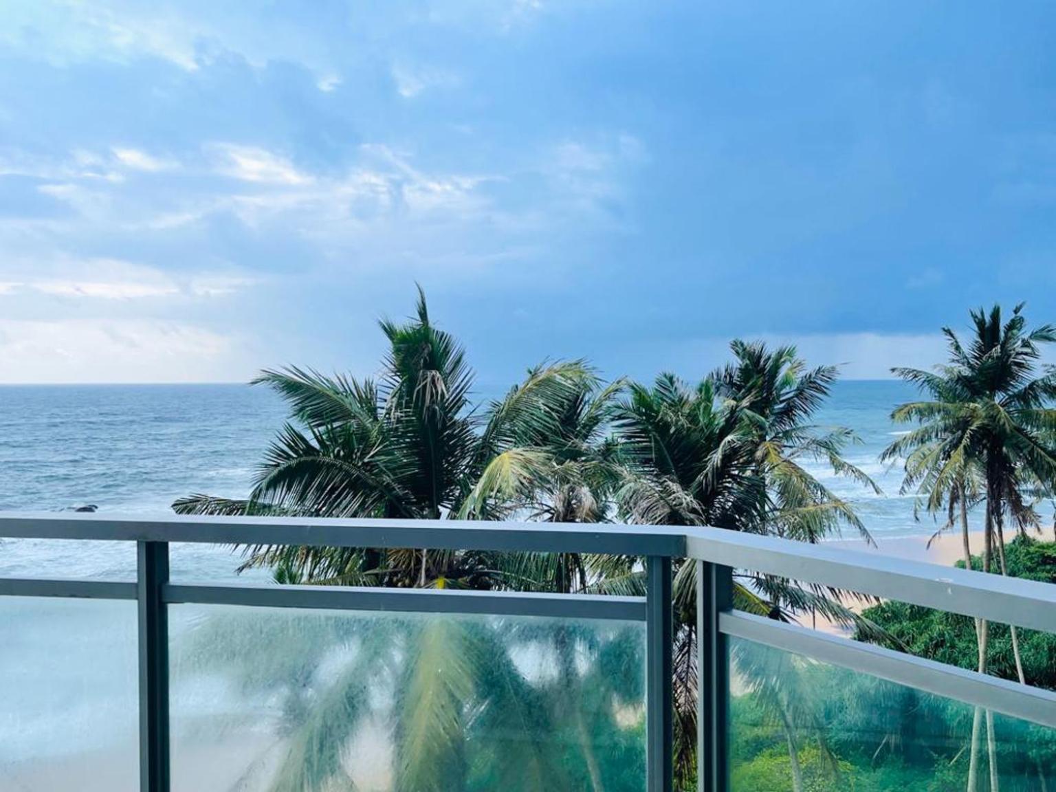 Hasara Oceanfront Apartment Galle Exterior foto
