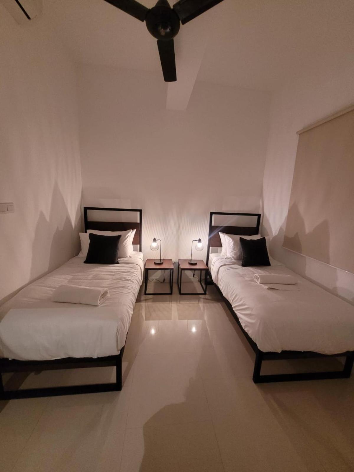 Hasara Oceanfront Apartment Galle Exterior foto