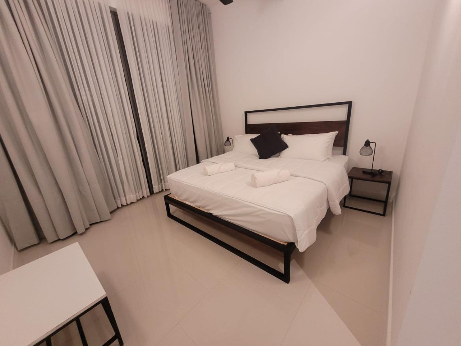 Hasara Oceanfront Apartment Galle Exterior foto