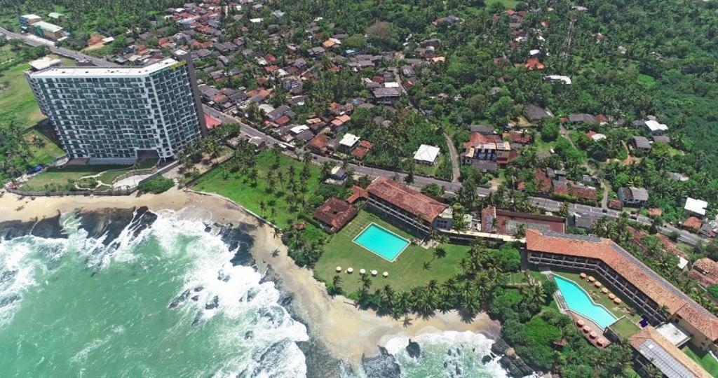 Hasara Oceanfront Apartment Galle Exterior foto